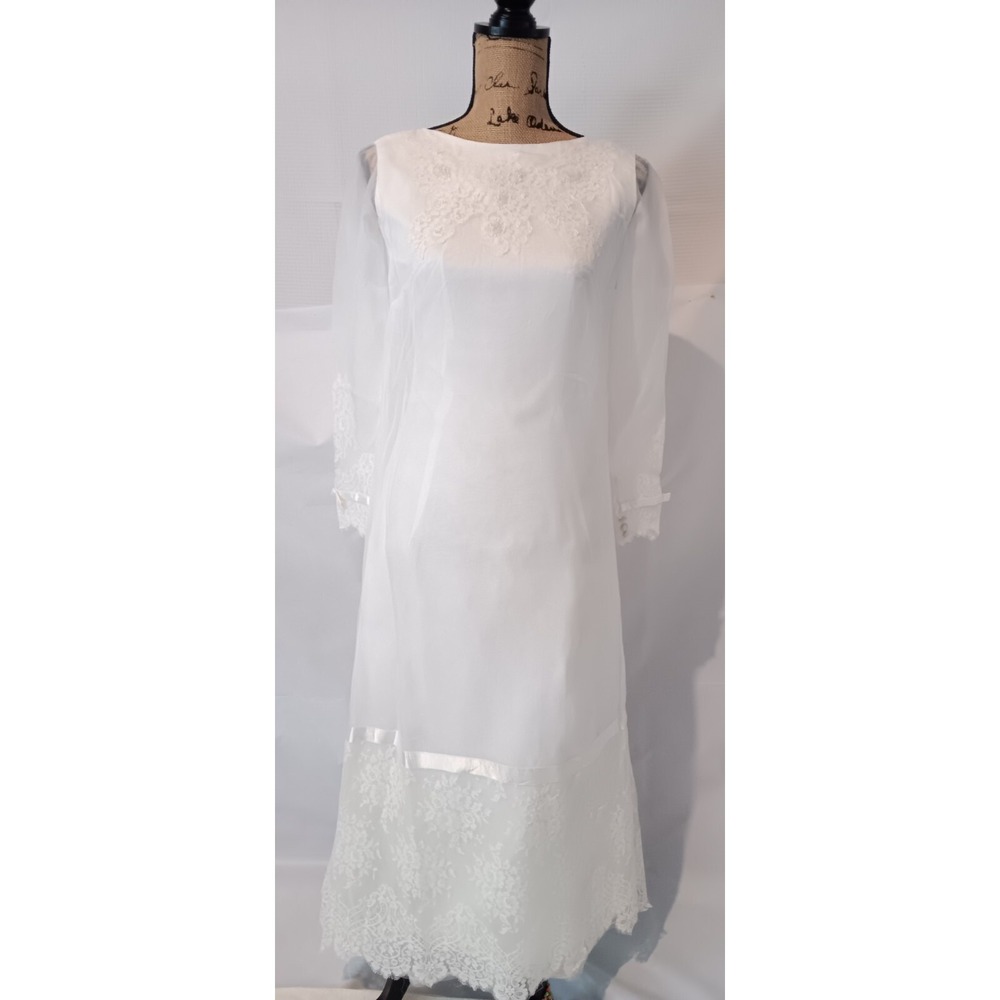 1970s Edwardian style white bridal formal wedding gown shift dress size 8 small